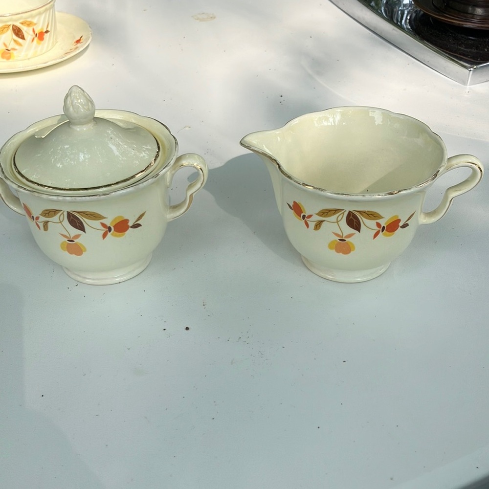 Vintage collectable Hall’s Autumn Leaf Cream and Sugar Set